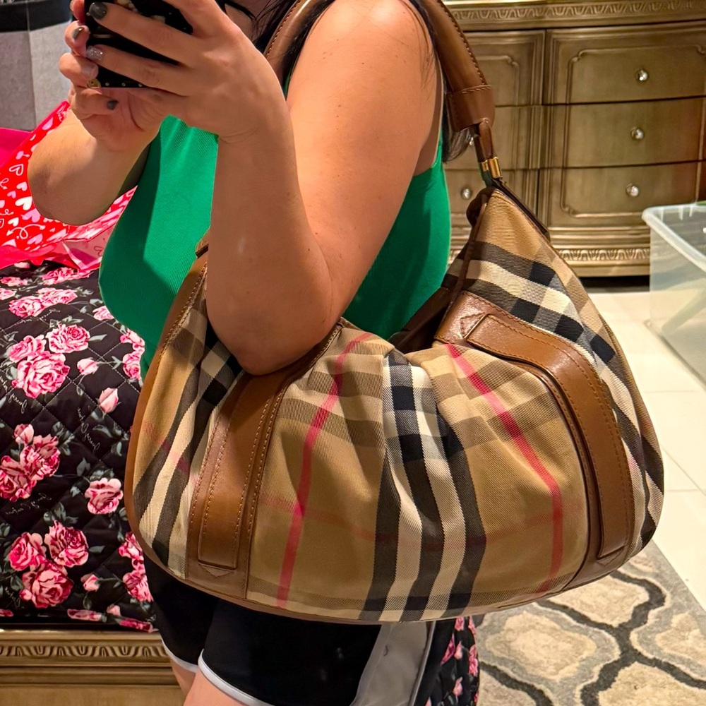 Burberry Tan and Brown Shoulder Bag with Iconic Check Pattern - Picture 10 of 16